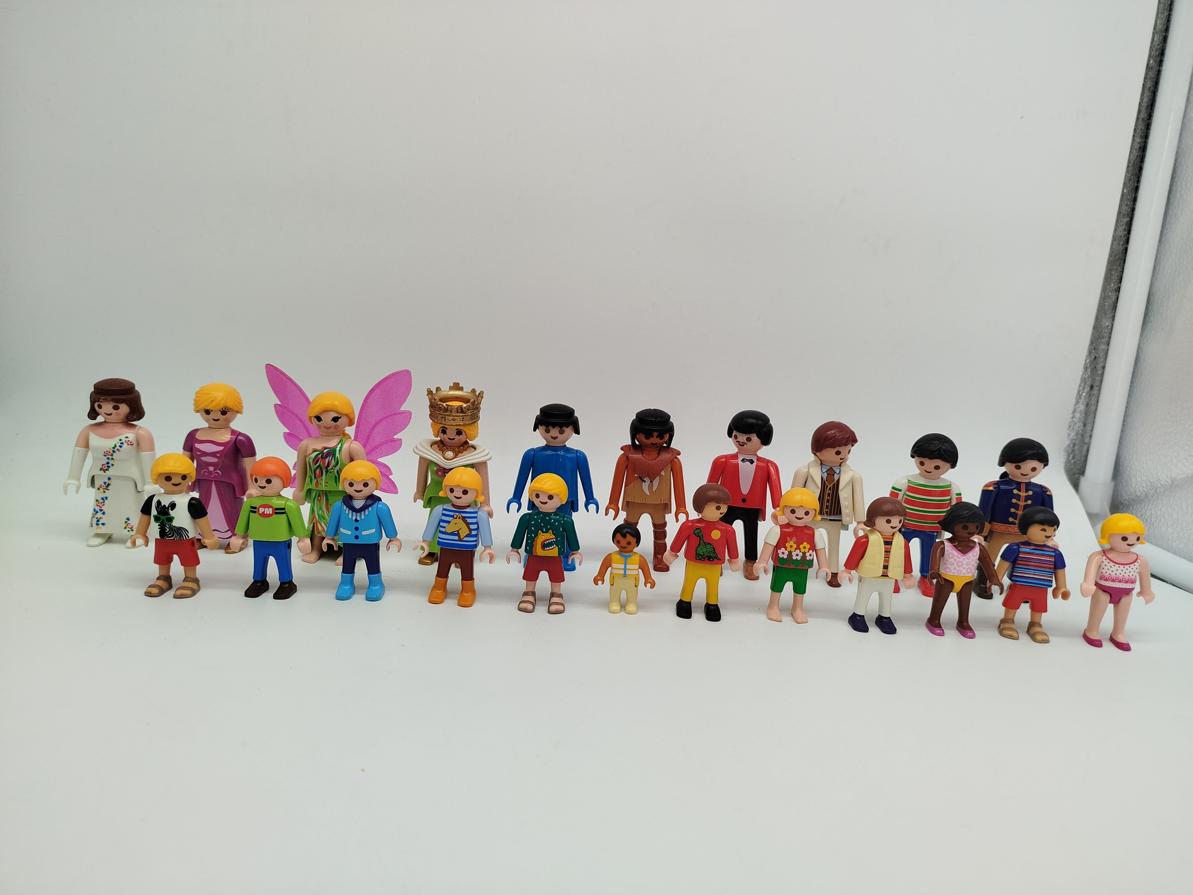 Playmobil Figuren Set von 22 – diverse Charaktere, gut erhalten